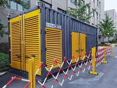 江城如何使用转速表检查发动机的转速？