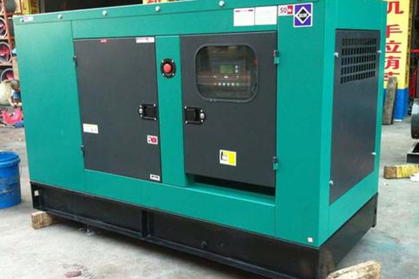 江城如何检查机油的使用时间？