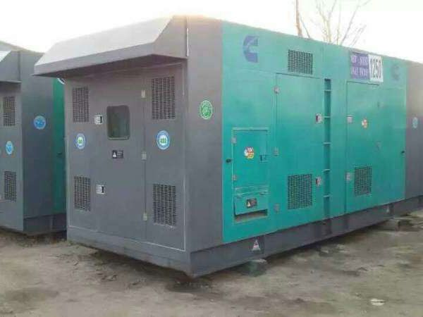 江城合同中关于工期延误的责任如何界定和处理？